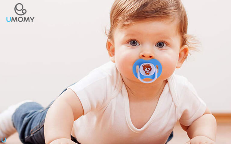 چند نکته مهم درباره روش صحیح پستونک دادن به نوزاد